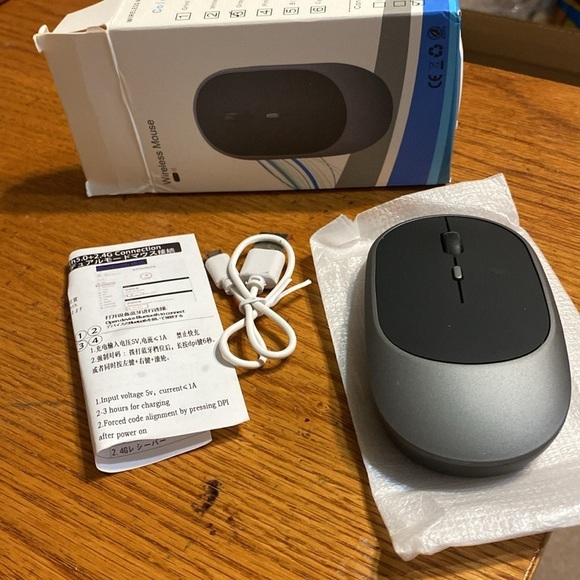 Wireless mouse 6 months battery life stated on box - Picture 4 of 4